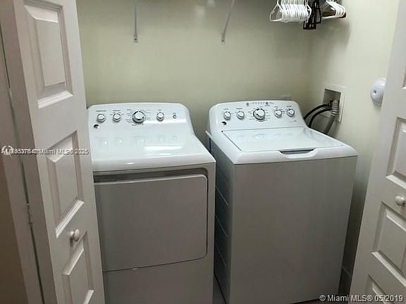 5th image of 10552 NW 78th Ter