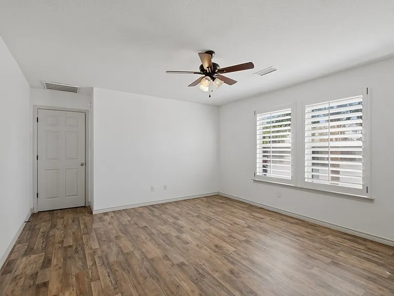 1118 Cedar Creek Rd — Photo 14