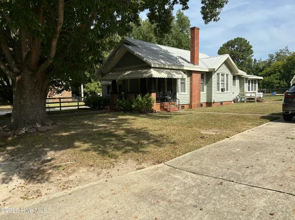 208 Tacoma Street E, Wilson, NC 27893