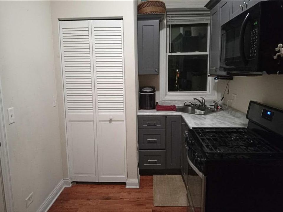 1st image of 4816 W Hutchinson St APT 5B