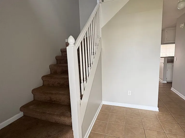165 N Springview Dr — Photo 3