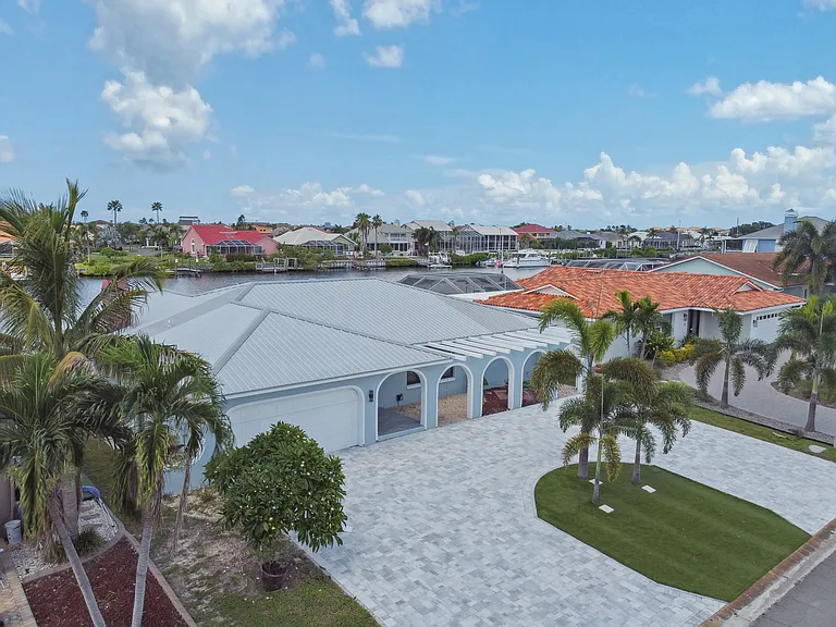 919 Chipaway Dr — Photo 1