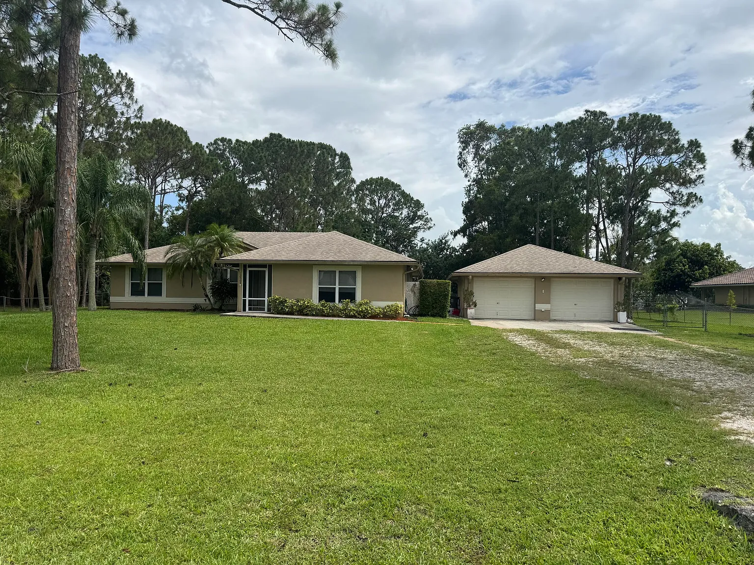 3 bed, 2.0 bath, 1900 sqft, $3,800 — Photo 1