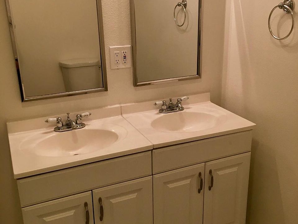 2nd image of 1220 S Hobart Blvd #1