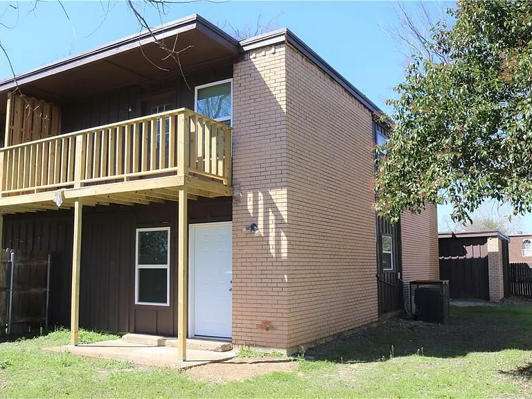 6319 Walraven Cir — Photo 11