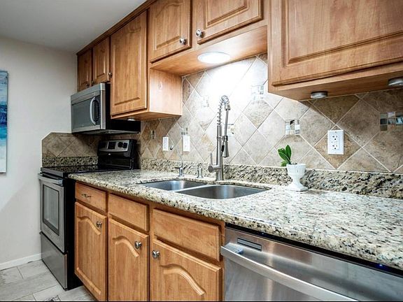 5th image of 2228 S Piney Point Rd APT 101