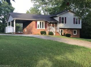 2315 Martin Luther King Rd, Walnut Cove, NC 27052