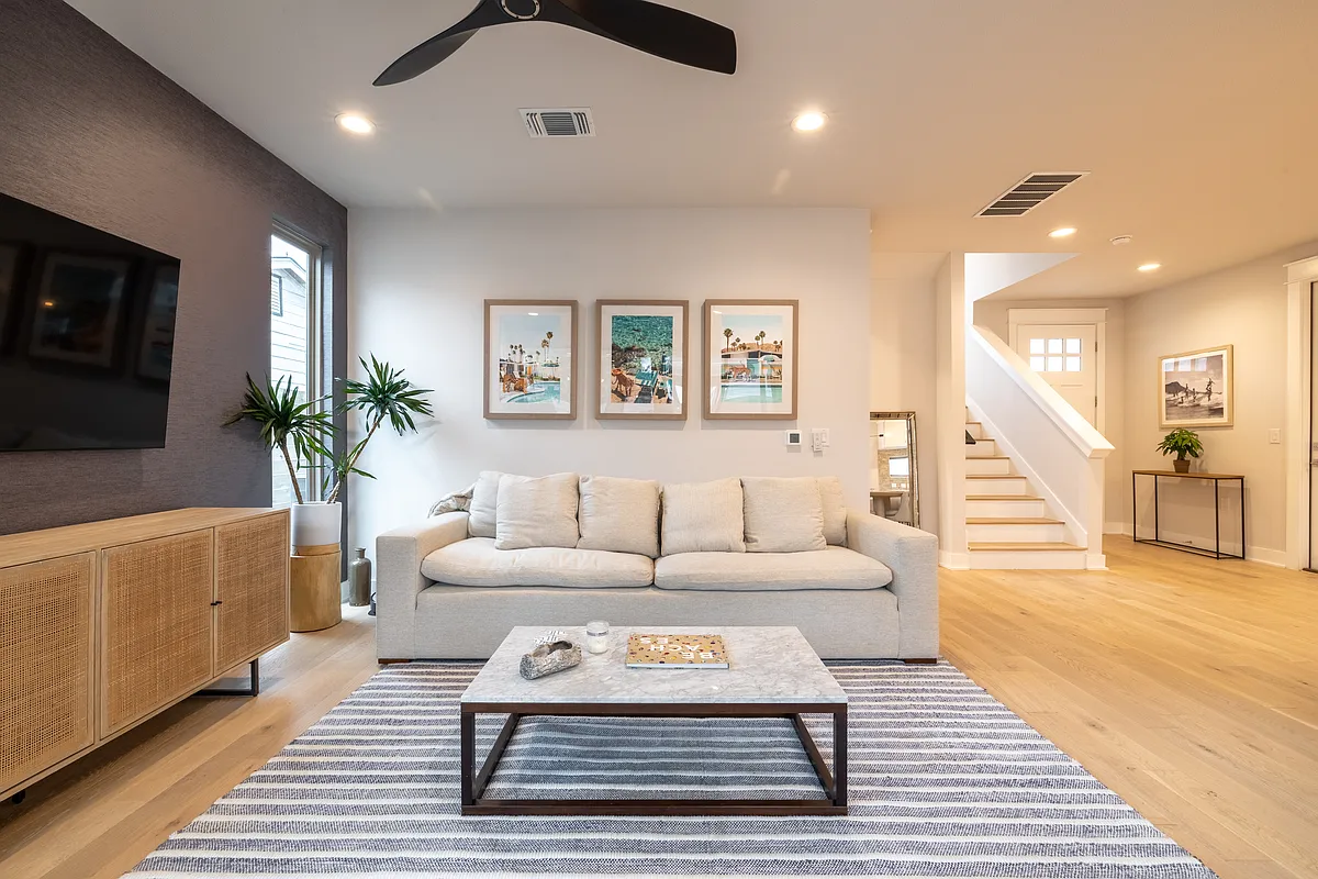Living Room - 2710 Zaragosa St
