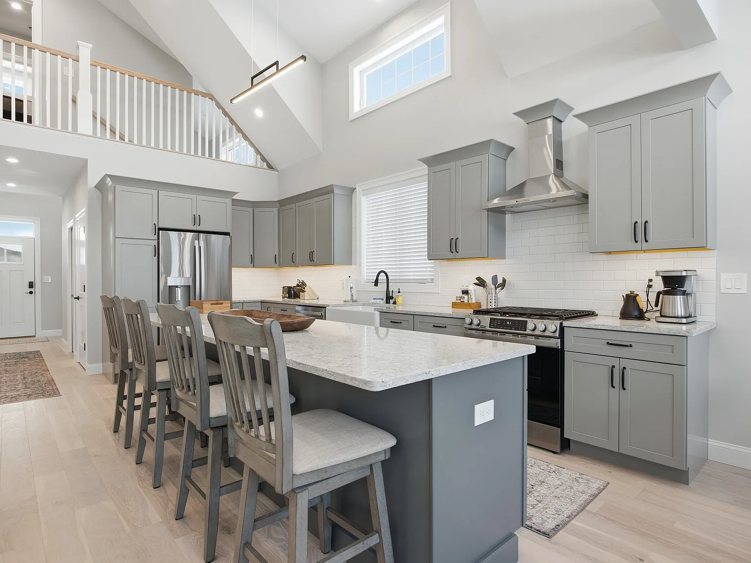 4 bed, 4.5 bath, 3442 sqft, $6,000 — Photo 4