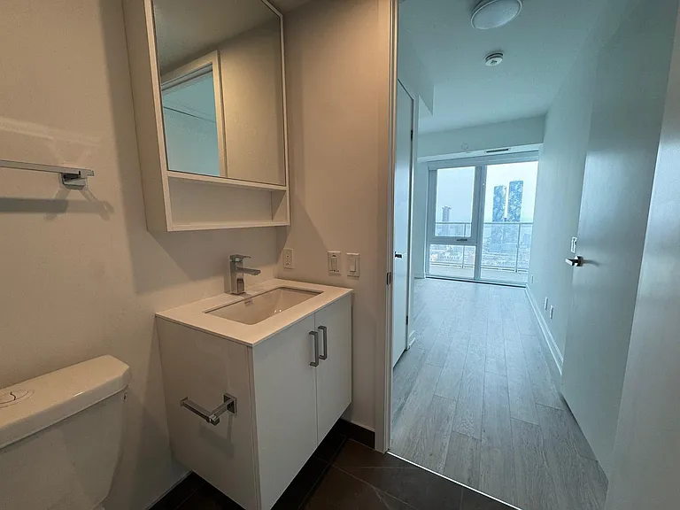 89 Queen St E #4296 — Photo 5