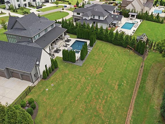3rd image of 1417 Sky Vista Way