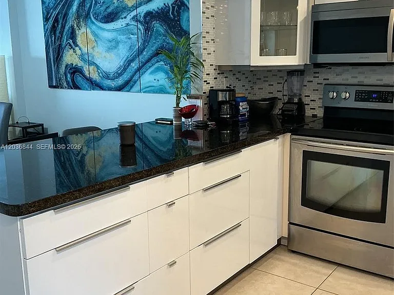 400 Golden Isles Dr #55 — Photo 8