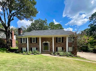 25 Crownpoint Rd, Little Rock, AR 72227