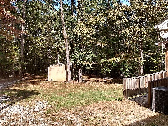 5th image of 325 Annie Laurie Dr