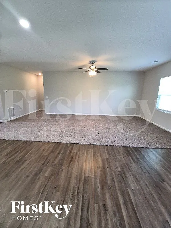 3 bed, 2.0 bath, 1663 sqft, $1,750 — Photo 3