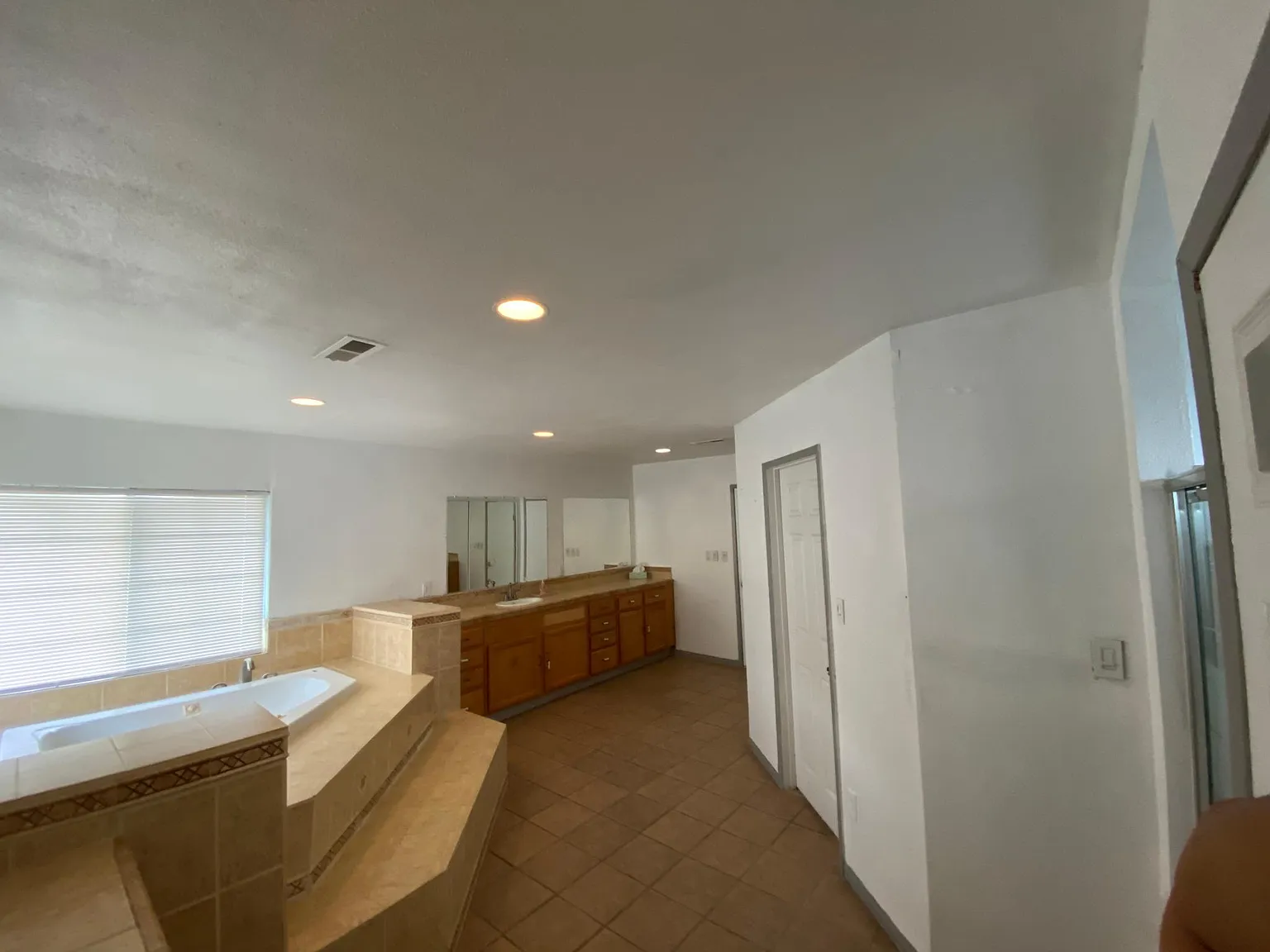 2 bed, $2,500 — Photo 4