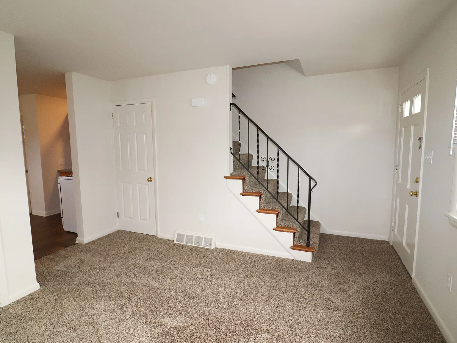 2 bed, 1.5 bath, $1,495 — Photo 4