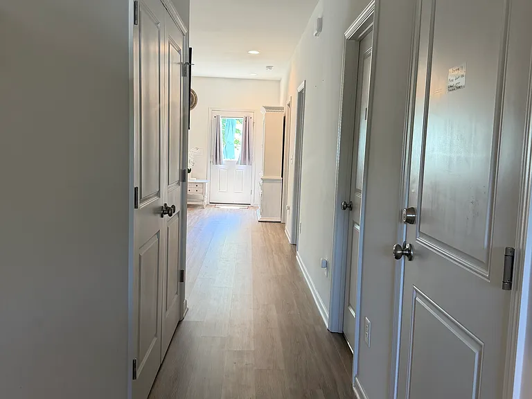 W May Ave — Photo 13