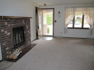 19 Saint Charles Pl, Little Chute, WI 54140