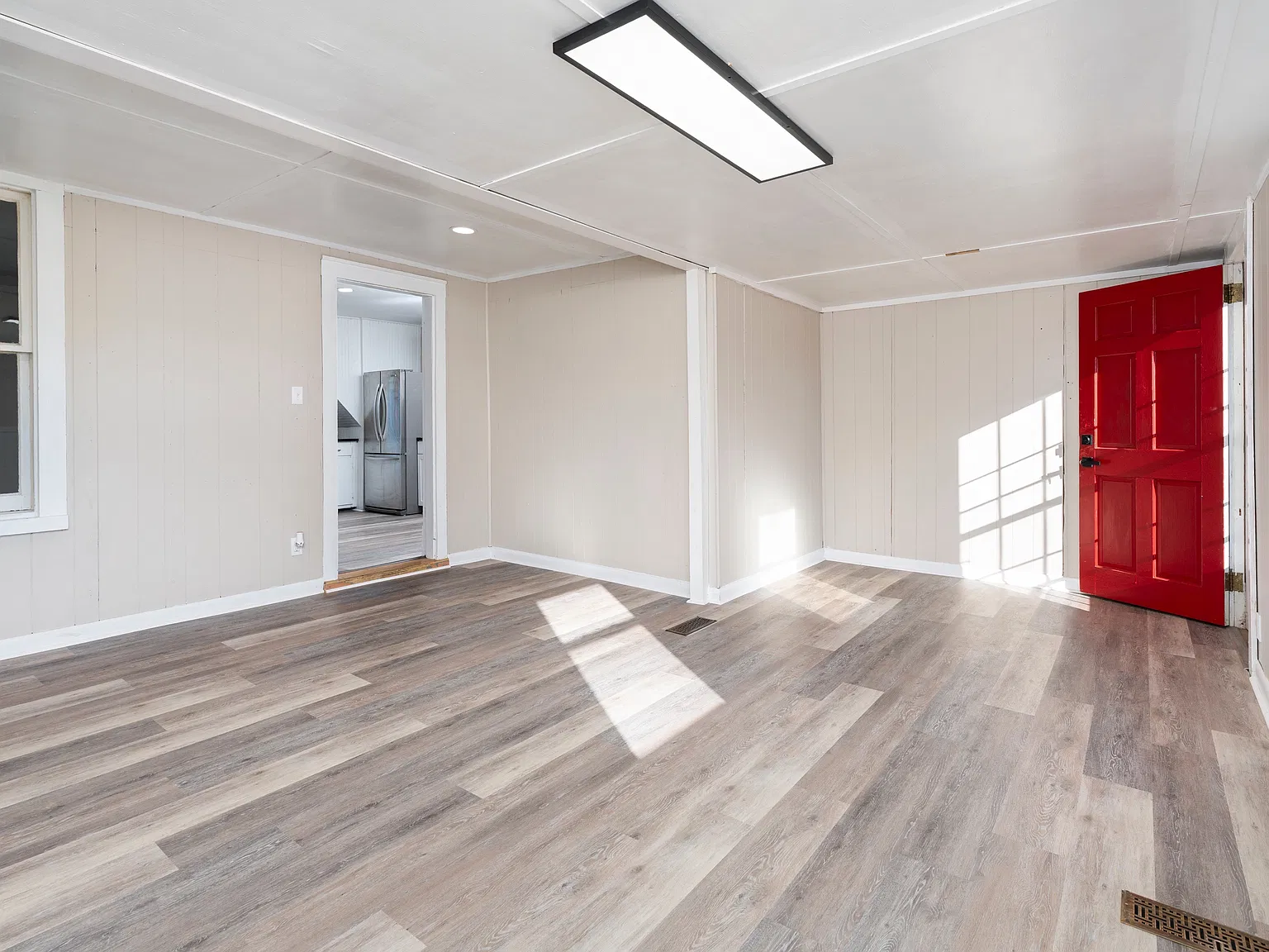 4 bed, 2.5 bath, 2100 sqft, $2,500 — Photo 4