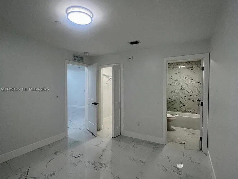 1860 NW 19th St #201 — Photo 12