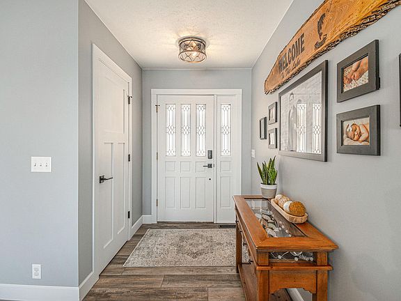 4th image of 14521 Fir Cir