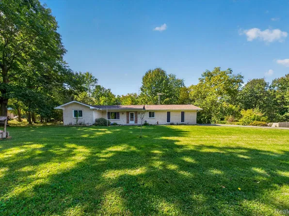4065 Marwood Dr, Howell, MI 48855