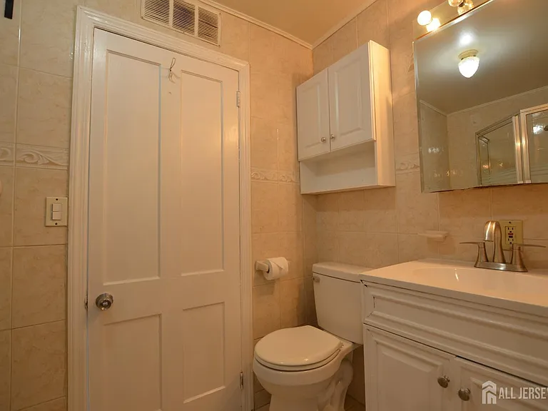 259 Main St — Photo 9