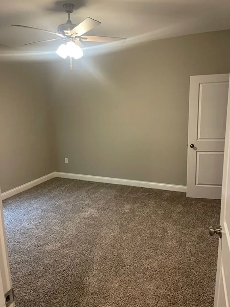 Brand New Units, Extra Nice, 2 bedroom — Photo 3