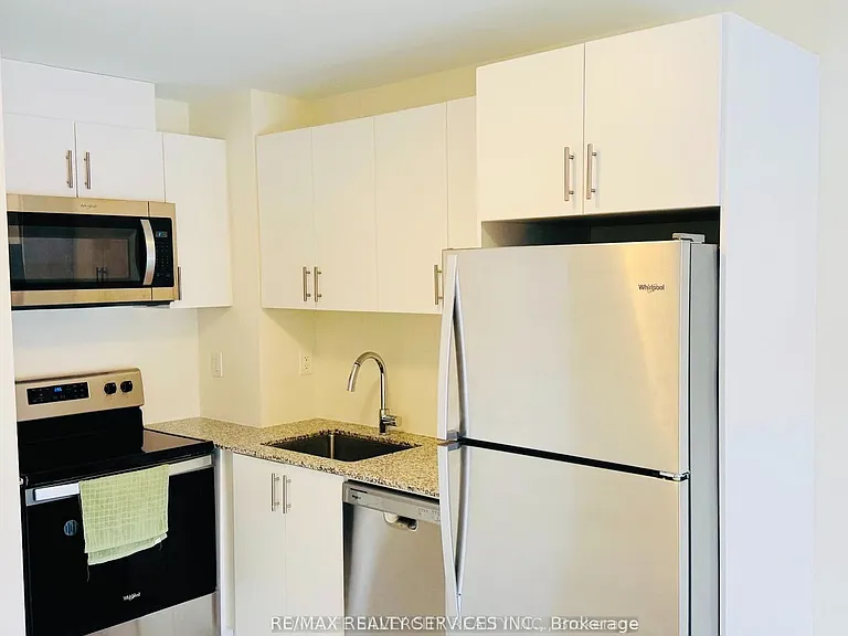 245 McLevin Ave W #7 — Photo 6