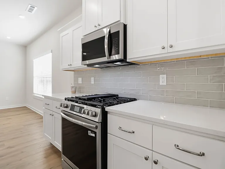 3406 SE K St #1 — Photo 3