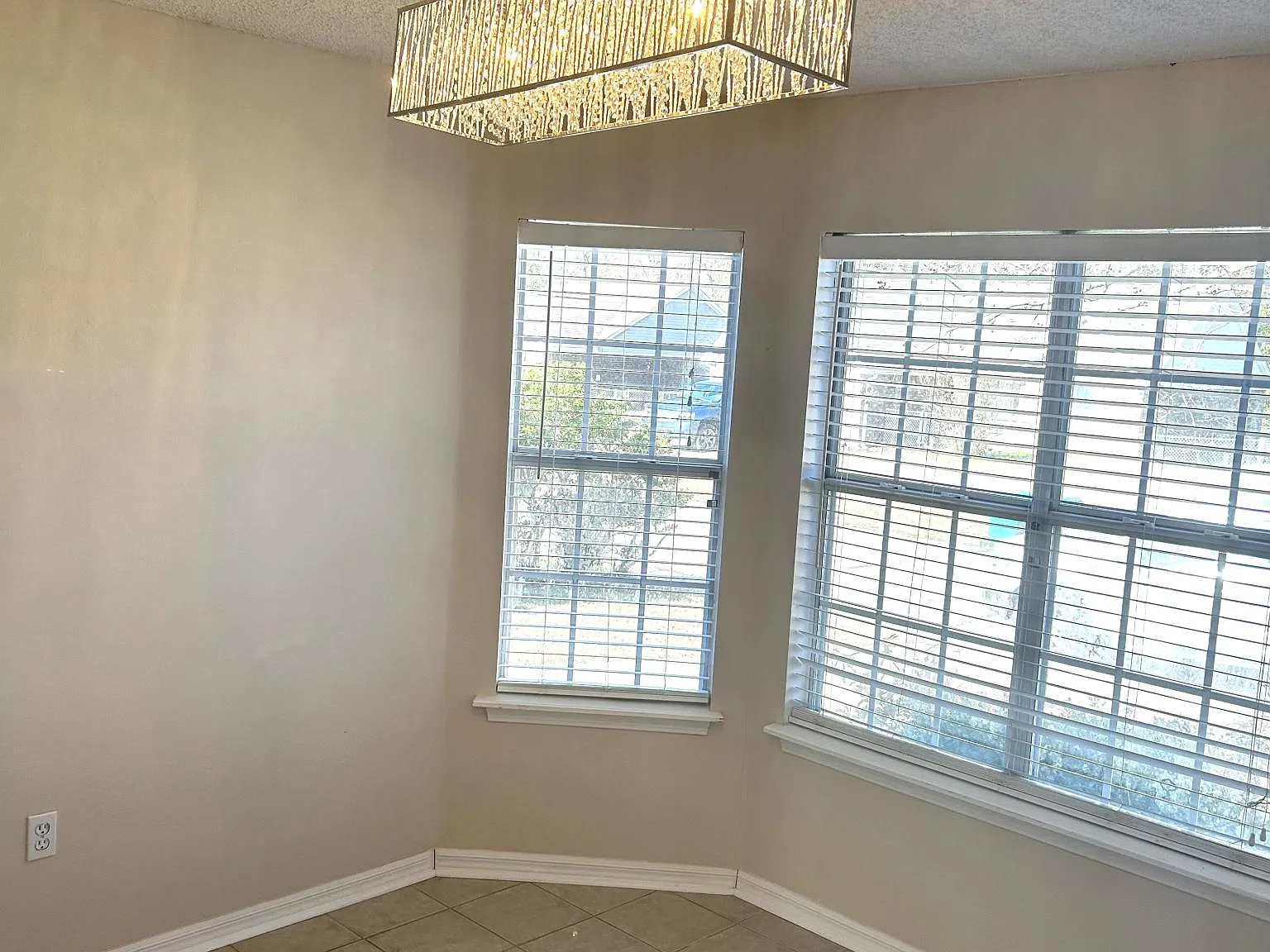 3 bed, 1250 sqft, $1,350 — Photo 4