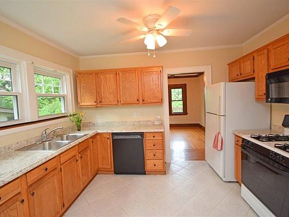 2nd image of 3630 Parkline Ave
