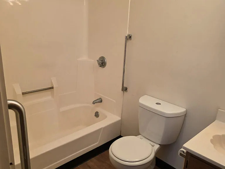14 Main St #10 — Photo 12