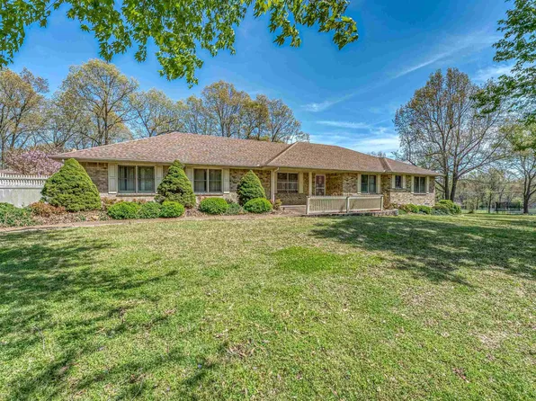 140 Military Dr, Mountain Home, AR 72653