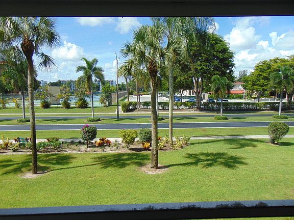 4th image of 3590 Via Poinciana #210