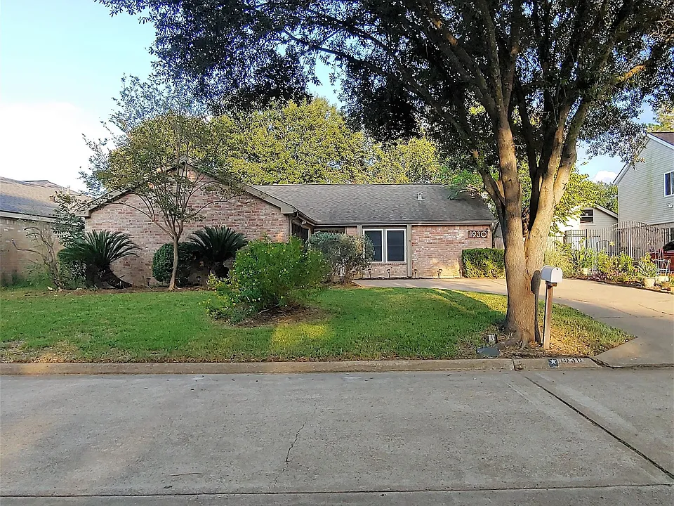 1930 Pepperwood Ln
