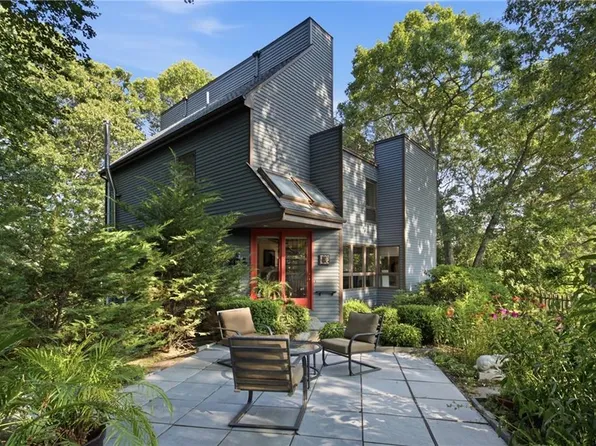 19 Littlebrook Rd, Westerly, RI 02891