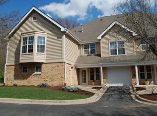 6025 Chasewood Pkwy APT 102, Minnetonka, MN 55343