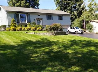162 Riverview Dr, Fishkill, NY 12524