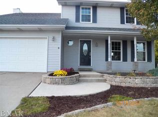 7 Ashford Ct, Bloomington, IL 61705