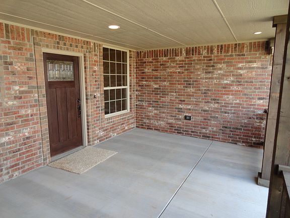 3rd image of 3102 Tara Ln