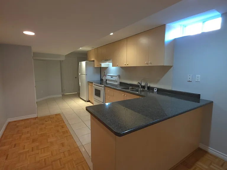 13 Beechgrove Cres #BASEMENT — Photo 4