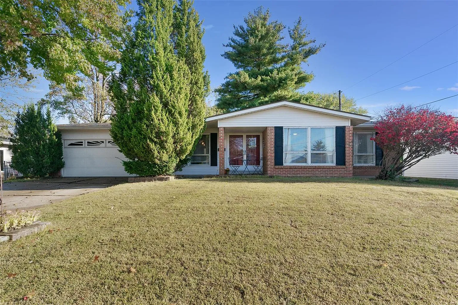 1485 Madison Ln photo 1