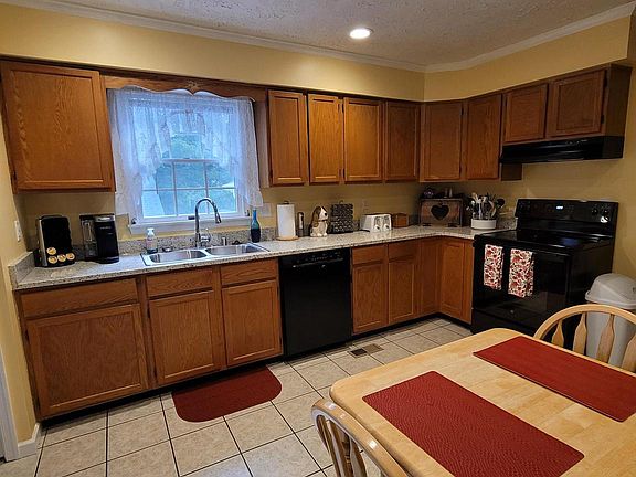 4th image of 225 Glenridge Dr