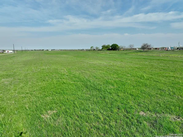 2593 FM-1518 N, St Hedwig, TX 78152