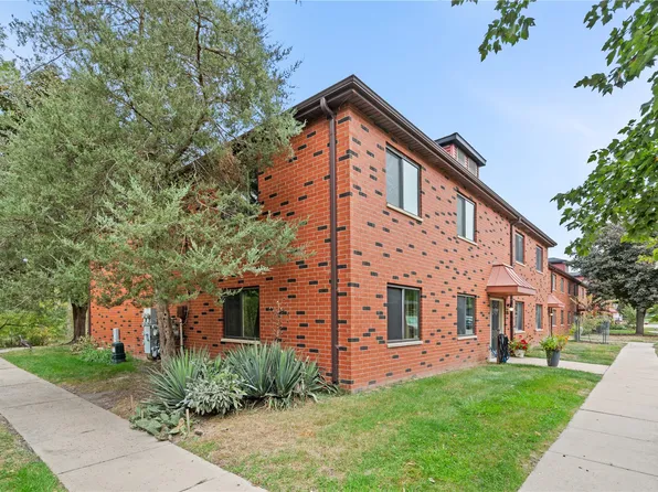 406 Teakwood Ln NE APT 20, Cedar Rapids, IA 52402