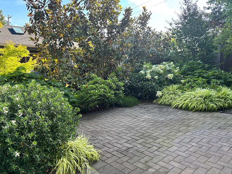 Private unfenced patio