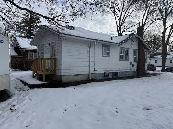 303 E Arlington St, Waterloo, IA 50703