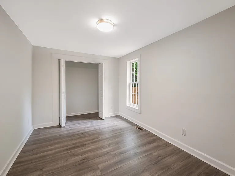 114 N Guthrie Ave — Photo 16